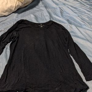 Black long sleeve t-shirt